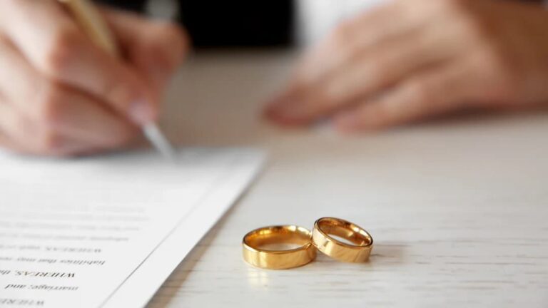 ¿Cuánto cobra un notario por casar en Miami?